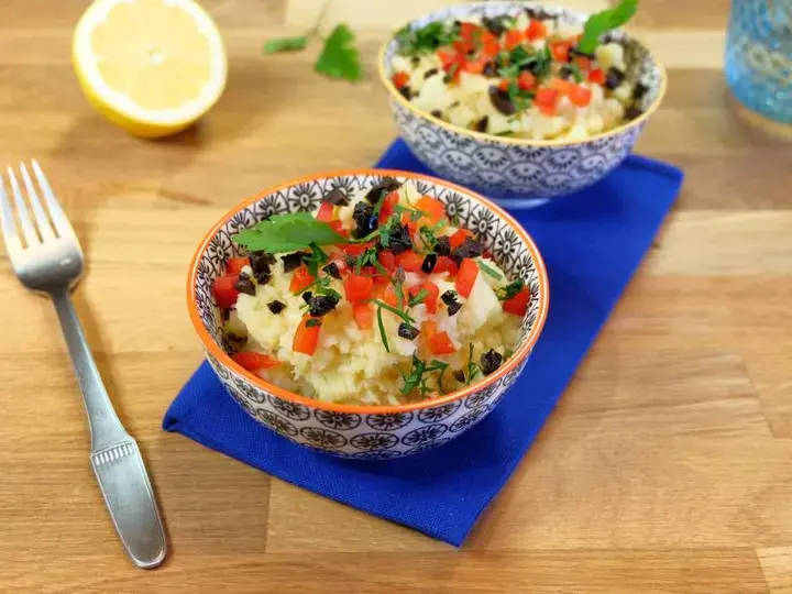 this media has been downloaded from content hub 203181680