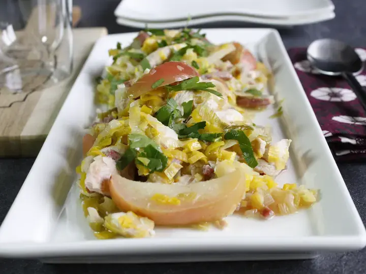 Poulet aux pommes et poireaux