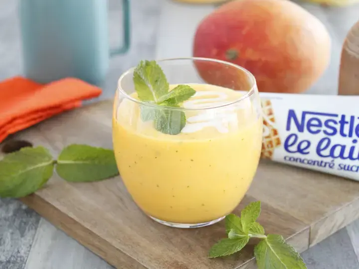 Cocktail de mangue et lait concentré