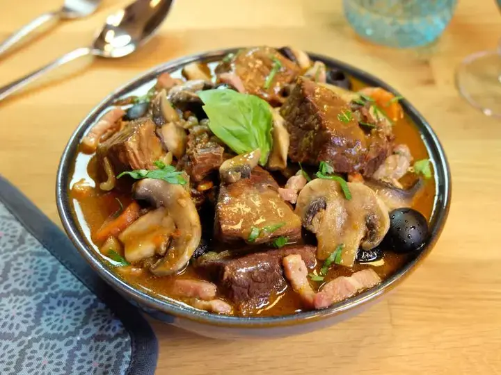 this media has been downloaded from content hub 203178474