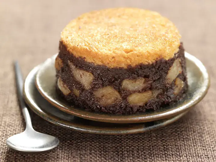 Pudding cremeux au chocolat et fruits poeles