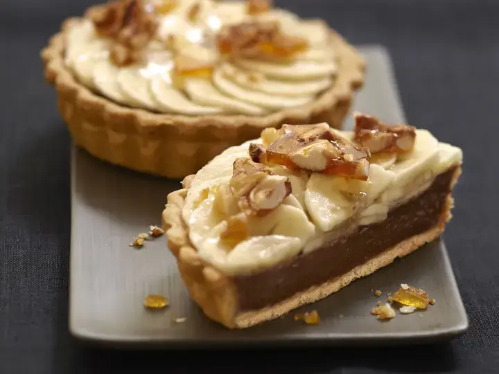 Tartelettes banane chocolat praliné et noix de pecan caramélisées