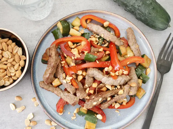 Boeuf sauté aux cacahuètes