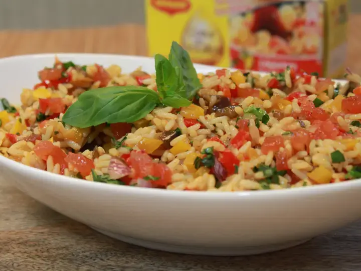 Salade de riz aux poivrons et aubergine