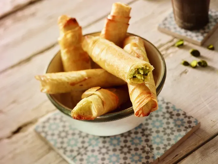 this media has been downloaded from content hub 202083732