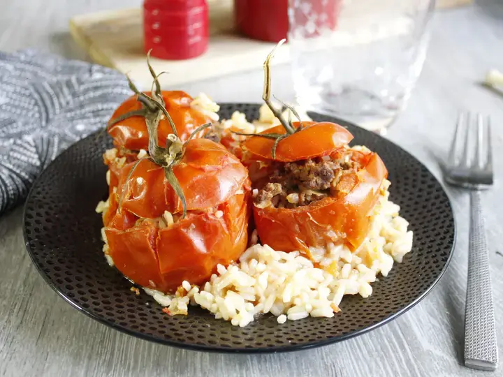 this media has been downloaded from content hub 203177530