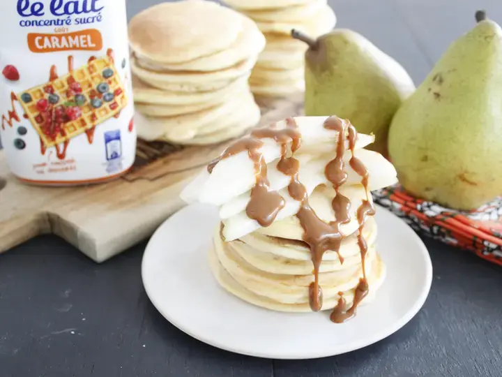 Pancakes sauce caramel et poires
