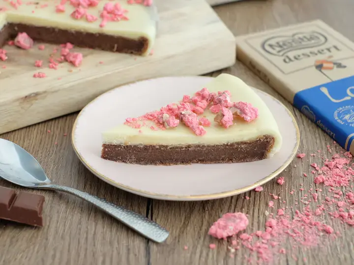 Fondant au chocolat au lait ganache chocolat blanc et pralines roses