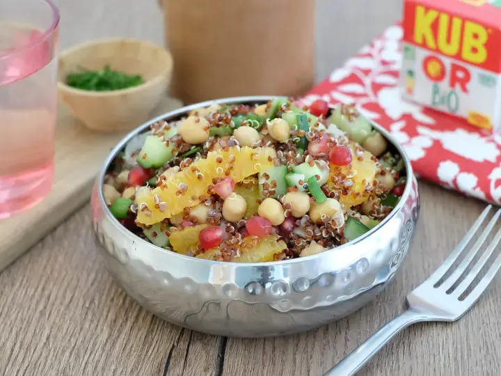 Salade de quinoa, concombre orange grenade