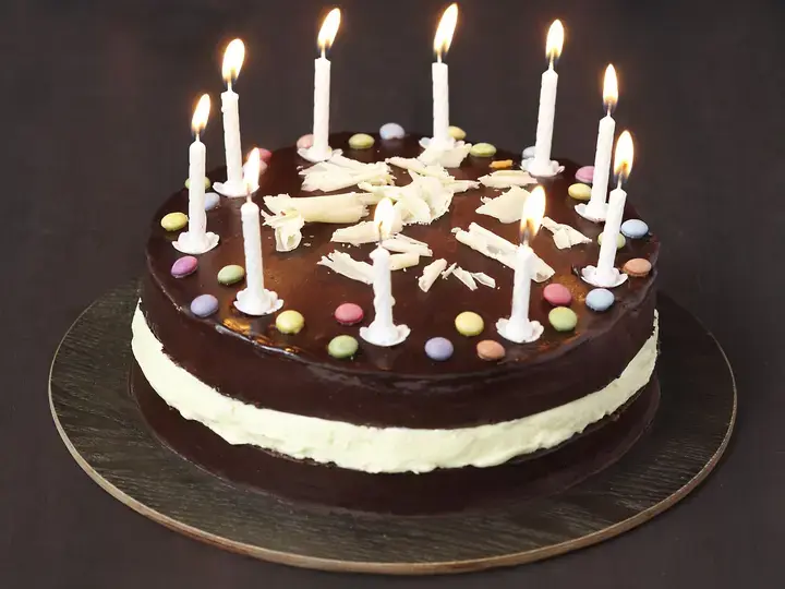 Gâteau d'anniversaire aux 2 chocolats et Smarties
