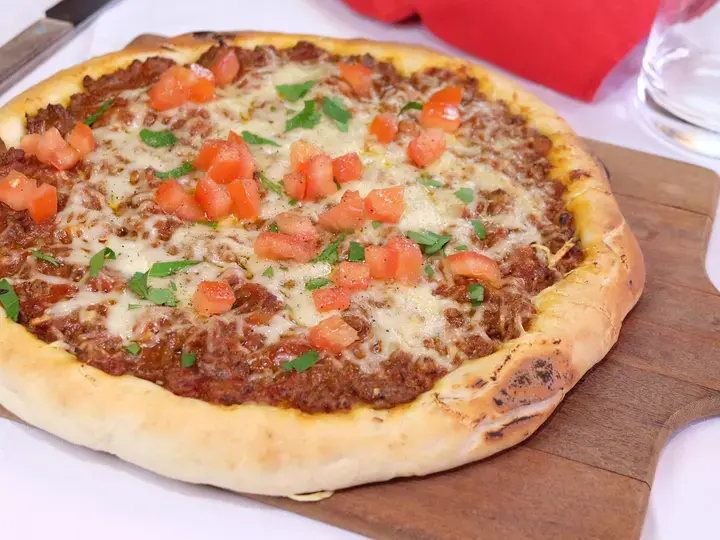Pizza Bolognaise