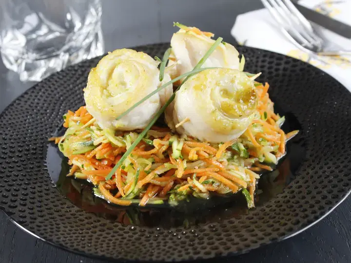 Rouleaux de sole et fondue de légumes