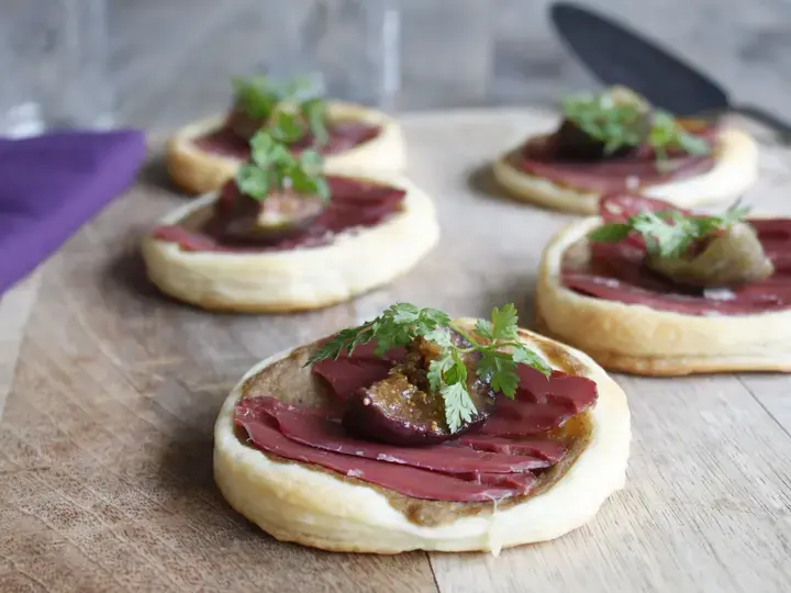 Tartelettes fines oignon magret et figues
