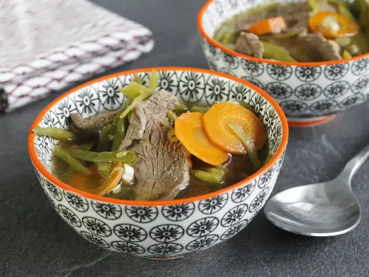 Soupe de boeuf à la citronnelle