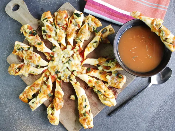 Soupe de tomate vermicelles et sa pizza soleil