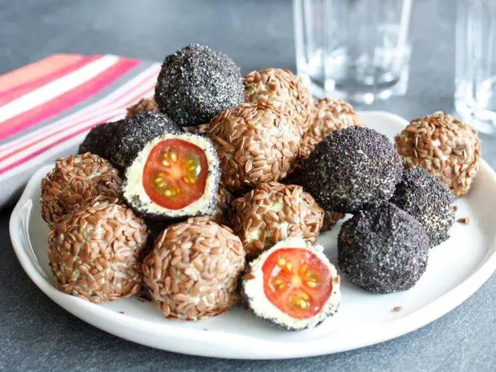 Billes de tomates cerises au chèvre