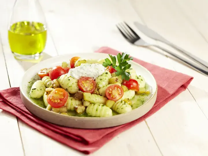 this media has been downloaded from content hub 203294810