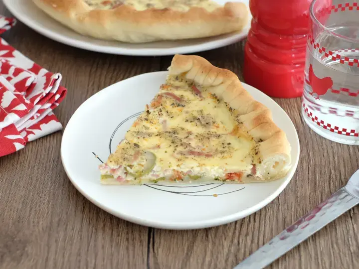 Tarte aux tomates confites et râpé de jambon