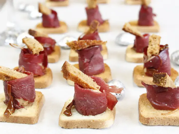 Toasts foie gras magret au caramel d'Arome