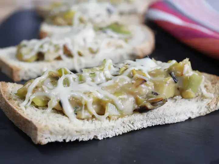 Tartine de légumes et crème aux champignons