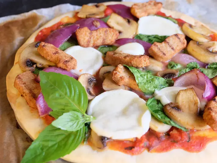 Pizza veggie aux bouchées de soja