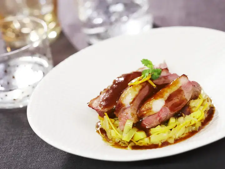 this media has been downloaded from content hub 203294469