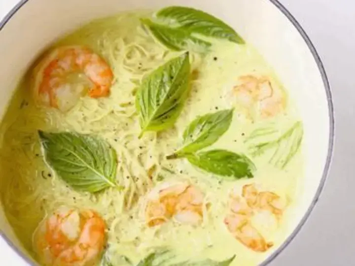 Bouillon repas crevettes coco curry