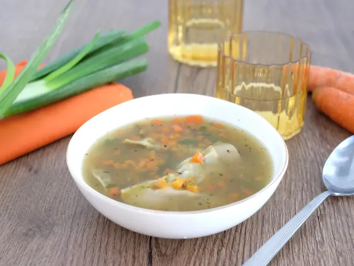 Ravioles épinards ricotta et bouillon aux légumes