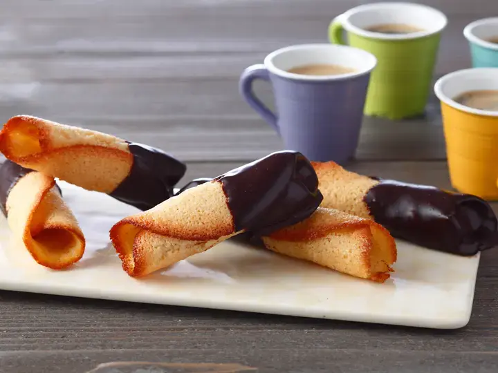 Biscuits cigares au chocolat corsé et gingembre