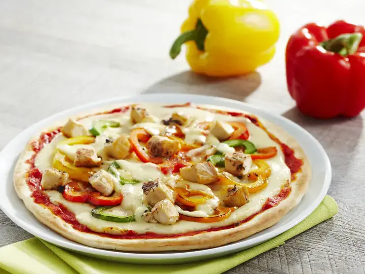 Pizza poulet et poivrons grilles