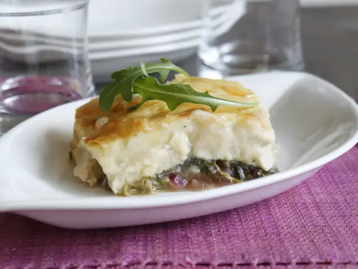 Gratin au poulet, oseille, purée de pommes de terre et Comté