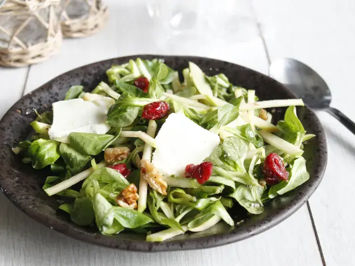 Salade de chèvre noix et pomme