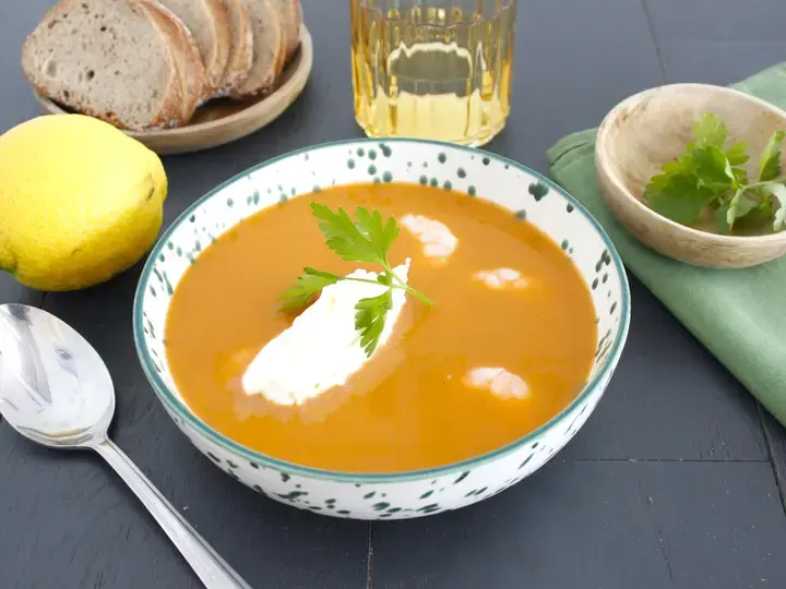 Soupe de poisson aux crevettes et chantilly au citron