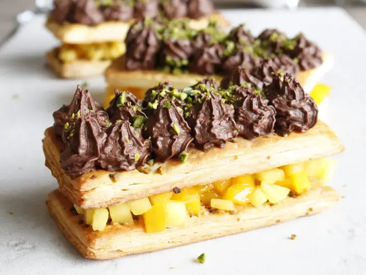 this media has been downloaded from content hub 202082208