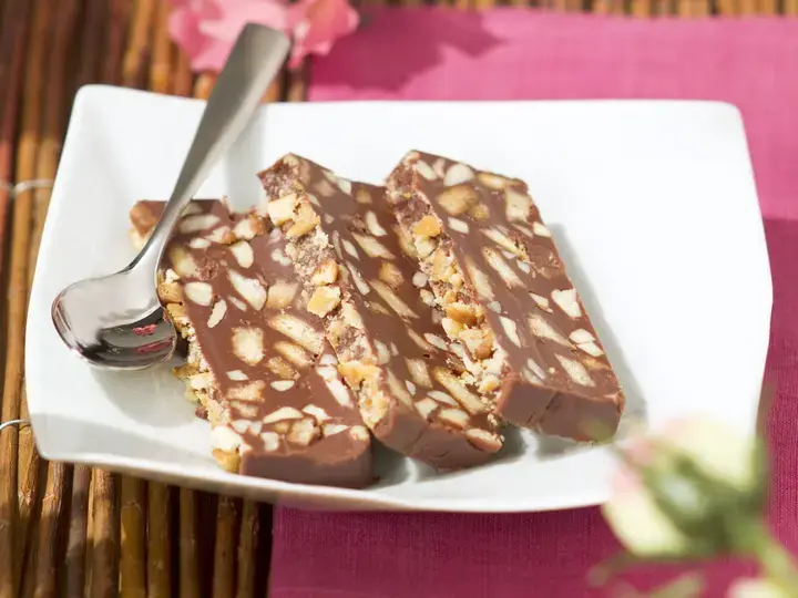 Terrine croustillante au chocolat au lait et biscuits