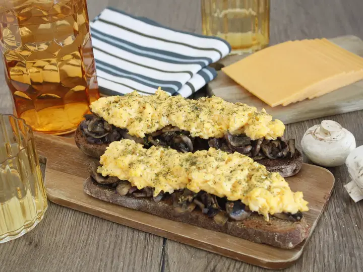 Tartines champignons oeufs