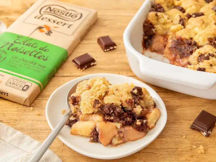 Crumble pommes chocolat éclats de noisettes