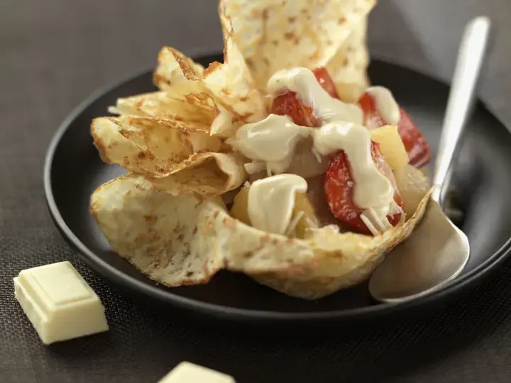 Aumonière poire, banane, fraise et chocolat blanc