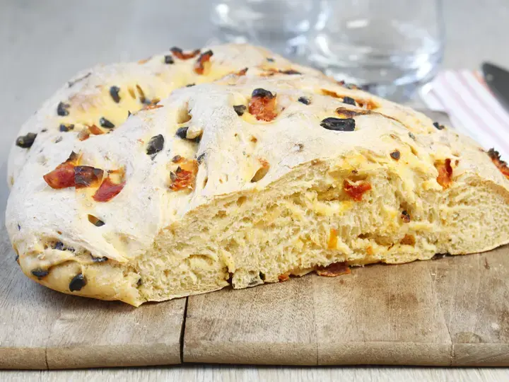 Foccacia aux tomates confites et olives