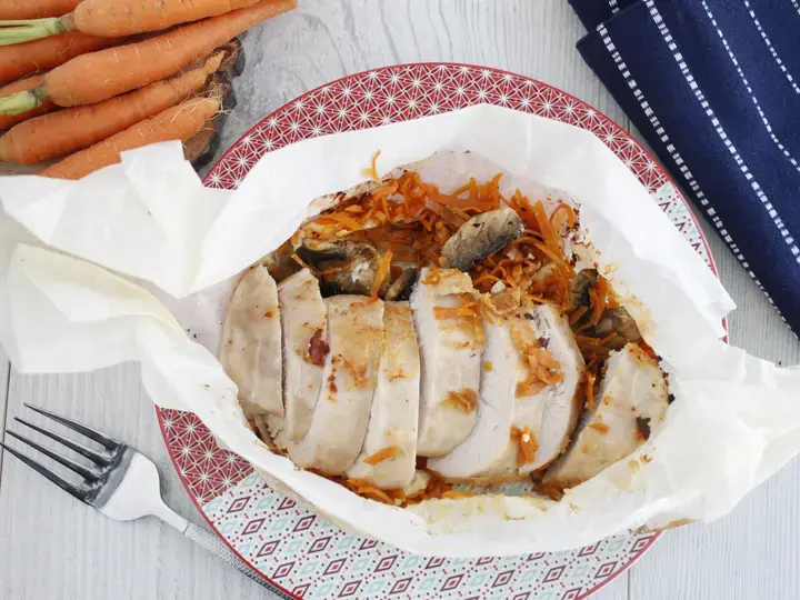 Papillotes de volaille aux carottes persillées et emmental