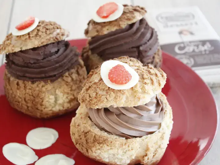 Cream puffs ganache chocolat corsé and praliné
