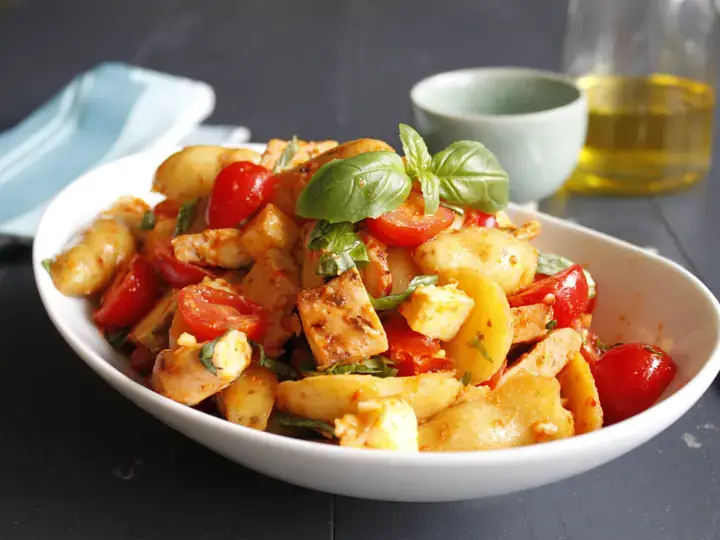 Salade de pommes de terre, mozarella et poulet
