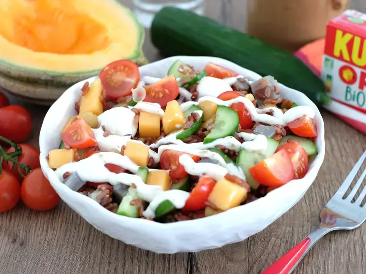 Salade estivale riz rouge melon concombre et artichaut