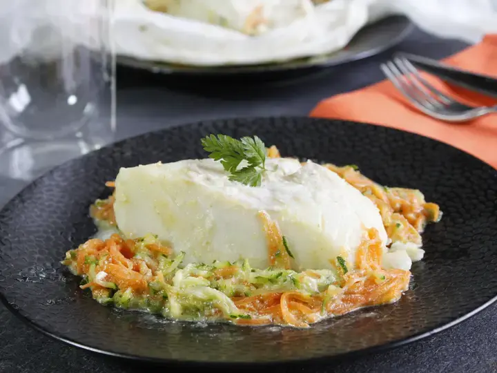 Dos de cabillaud au lait de coco et petits légumes