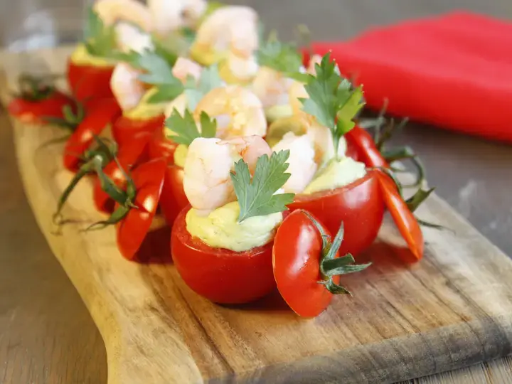Tomates cocktail avocat crevettes