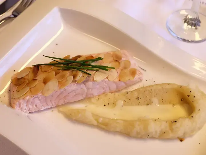 Dos de saumon de fêtes, crème de céleri, amandes Thermomix