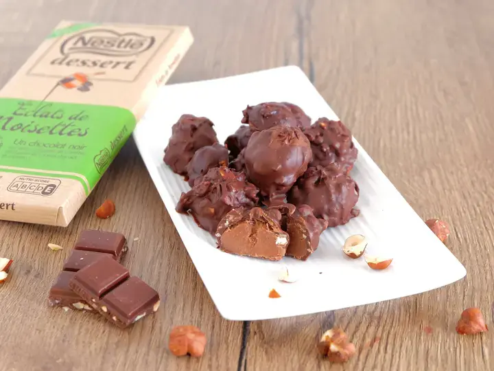 Rochers cœur praliné et coque en chocolat éclats de noisettes