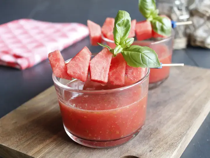 Soupe froide pastèque au basilic