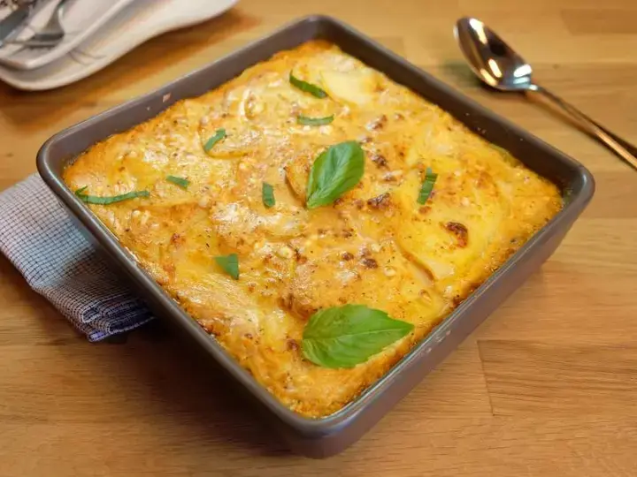 this media has been downloaded from content hub 203181759