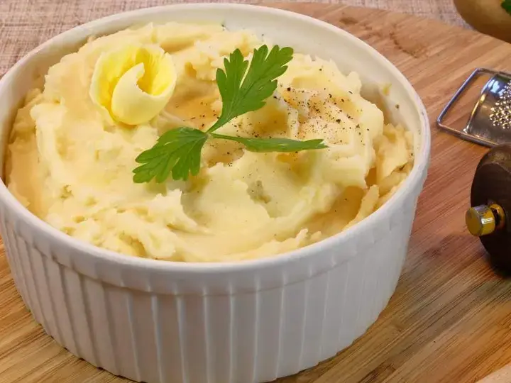 this media has been downloaded from content hub 203189690